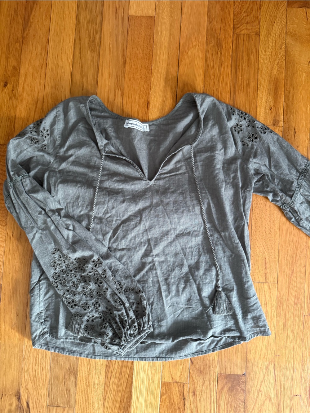 Abercrombie & Fitch Eyelet-Sleeve Long Sleeve Top